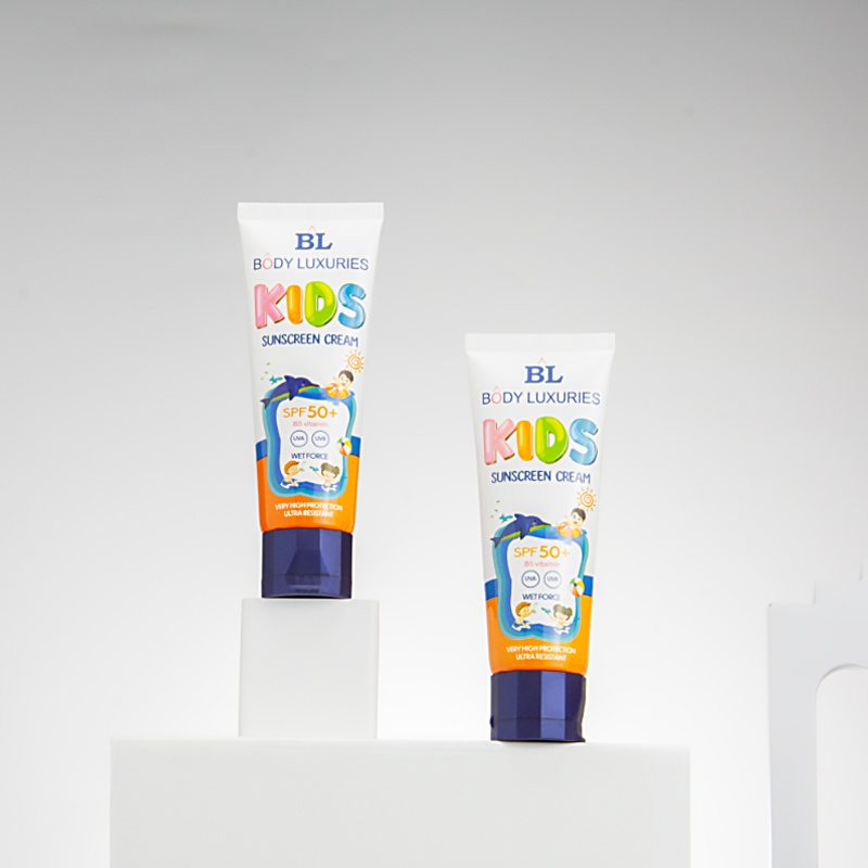 Cosmetic tube with snap cap Cosmetic tube with snap cap